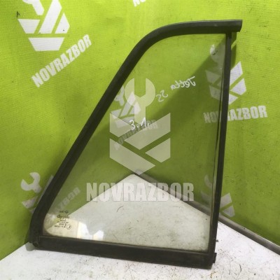 Стекло двери задней левой (форточка) VW Golf 2 Jetta 2 83-92