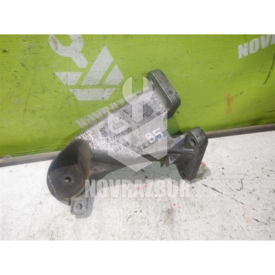 Кронштейн двигателя VW Passat B5 96-00