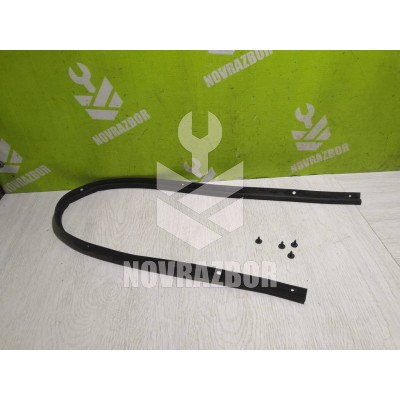 Уплотнитель капота Suzuki Baleno 98-07