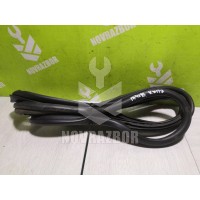 Уплотнитель двери Suzuki Baleno 98-07