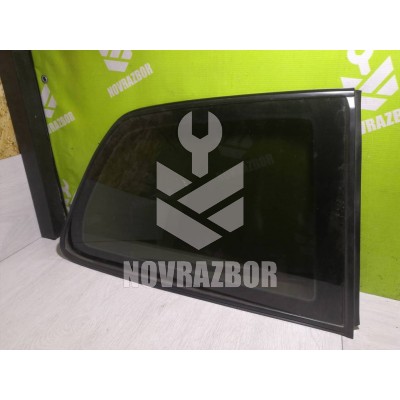 Стекло кузовное глухое правое Suzuki Baleno 98-07