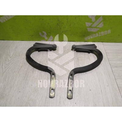Петля капота Chery Amulet (A15) 2006 >