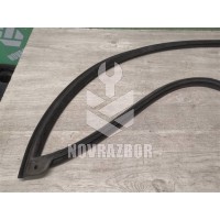 Уплотнитель двери Hyundai i30 12-17