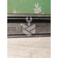 Молдинг передней левой двери VW Golf 3 Vento 91-97