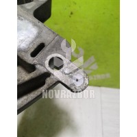 Кронштейн двигателя правый Renault Laguna 94-99