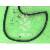 Уплотнитель двери Hyundai Elantra 3  00-05