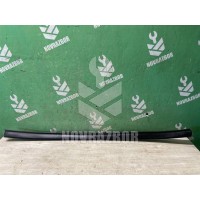 Молдинг передней левой двери VW Golf 3 Vento 91-97