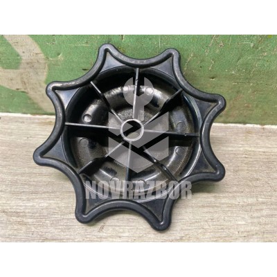 Гайка крепления запасного колеса VW Golf 3 Vento 91-97