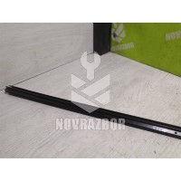 Уплотнитель стекла двери VW Golf 3 Vento 91-97