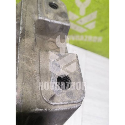 Кронштейн двигателя правый VW Golf 4 Bora 97-05