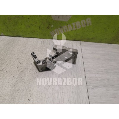 Петля двери передней правой верхняя VW Golf 3 Vento 91-97