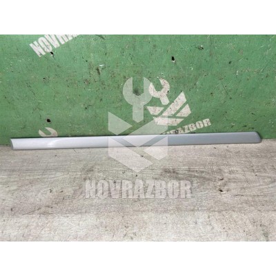 Молдинг задней правой двери VW Golf 4 Bora 97-05
