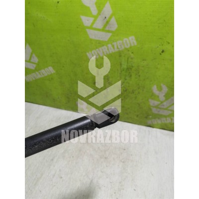 Амортизатор капота VW Golf 4 Bora 97-05 Амортизатор капота VW Golf 4 Bora 97-05