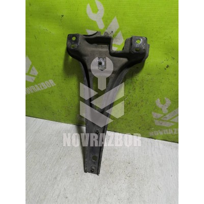 Кронштейн замка капота VW Golf 4 Bora 97-05