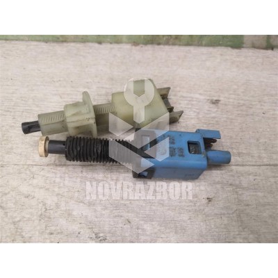 Датчик включения стопсигнала VW Polo Classic 95-02