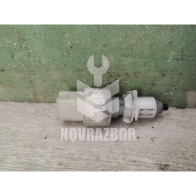 Датчик включения стопсигнала Fiat Punto 1(176) 93-99