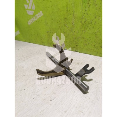 Вилка включения передач Peugeot 206 98-12