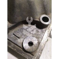 Кронштейн двигателя правый Ford Focus 2 08-11