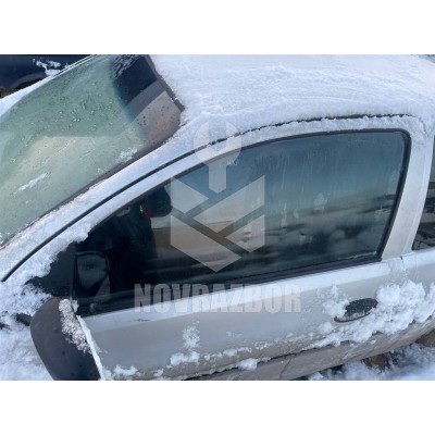 Стекло двери передней левой Opel Corsa C 2000-2006