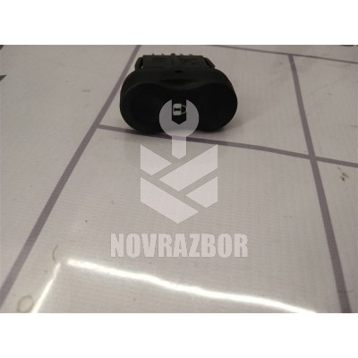 Кнопка центрального замка Renault Logan 2005-2014