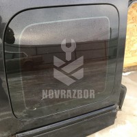 Стекло кузовное глухое правое Renault Kangoo 97-03