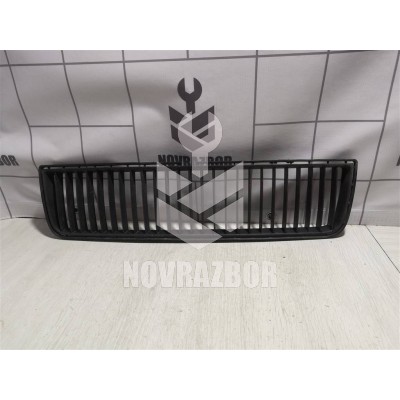 Решетка в бампер центральная Skoda Octavia A4 1U 2000-2011