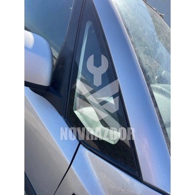 Стекло кузовное глухое правое Suzuki SX4 2006-2013