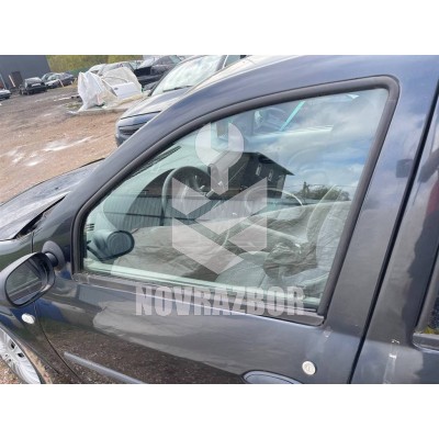 Стекло двери передней левой Renault Logan 2005-2014