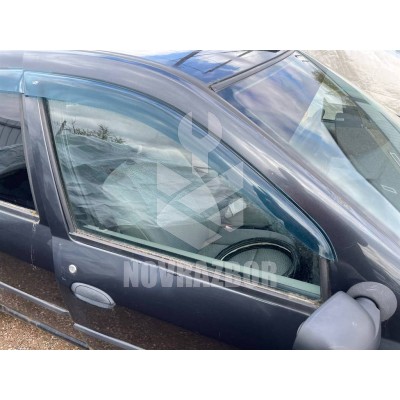 Стекло двери передней правой Renault Logan 2005-2014