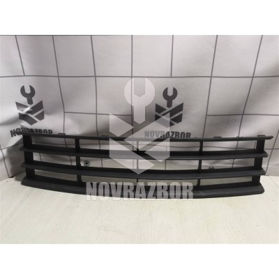 Решетка в бампер центральная Skoda Octavia A5 1Z   04-13