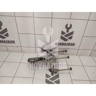 Кронштейн КПП VW Golf 3 Vento 91-97