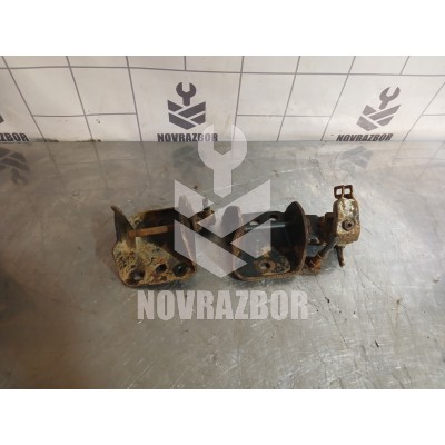 Кронштейн задней балки VW Golf 3 Vento 91-97