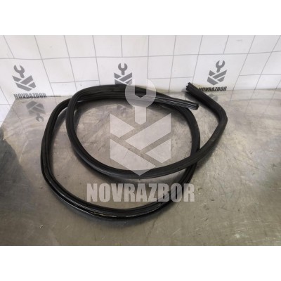 Уплотнитель двери VW Golf 3 Vento 91-97