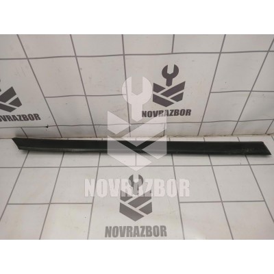 Молдинг задней правой двери VW Golf 3 Vento 91-97