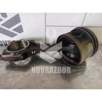 Поршень с шатуном VW Golf 3 Vento 91-97