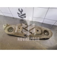 Кронштейн передней балки VW Passat B5 96-00