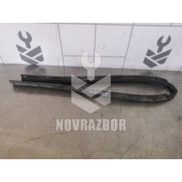 Уплотнитель капота Suzuki SX4 2006-2013