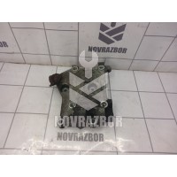 Кронштейн генератора Nissan Almera N16 2000-2006