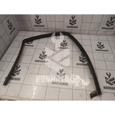 Уплотнитель стекла двери Nissan Almera N16 2000-2006