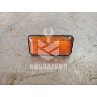 Повторитель на крыло желтый VW Passat  B3  1988-1993