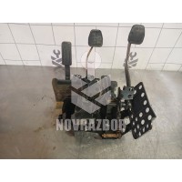 Блок педалей VW Passat  B3  1988-1993