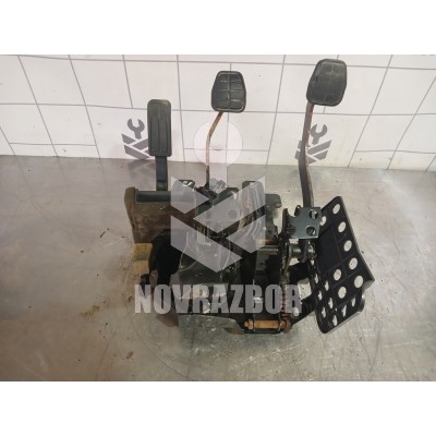 Блок педалей VW Passat  B3  1988-1993