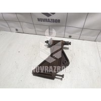 Кронштейн генератора VW Passat  B3  1988-1993