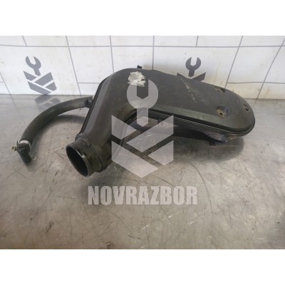 Воздухозаборник (внутри) Volvo 440 1992-1994