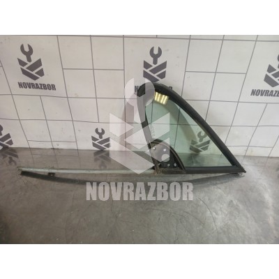 Стекло двери передней левой (форточка) Peugeot 307 2001-2008