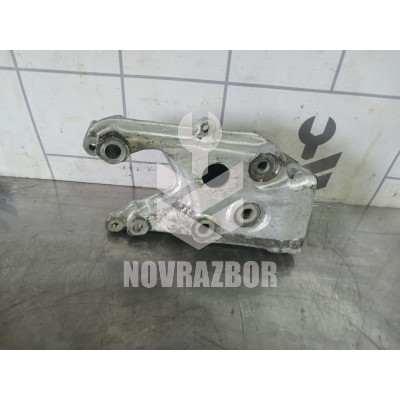 Кронштейн двигателя правый Peugeot 307 2001-2008