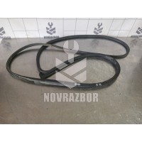 Уплотнитель двери Suzuki SX4 2006-2013