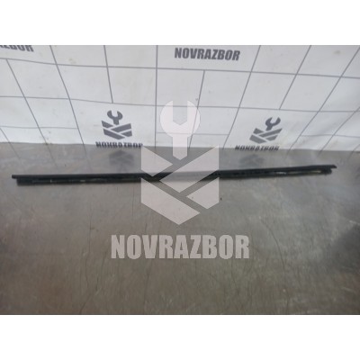 Накладка стекла заднего правого Mazda Mazda 3  BK  02-09