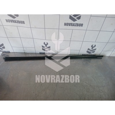 Молдинг стекла Mazda Mazda 3  BK  02-09