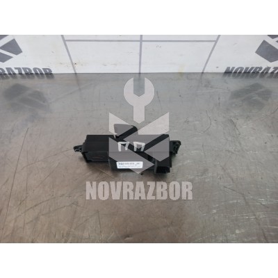 Кнопка стеклоподъемника Mazda Mazda 3  BK  02-09